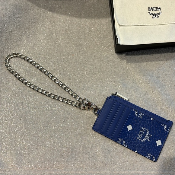 MCM CARD CASE - Picture 8 of 9